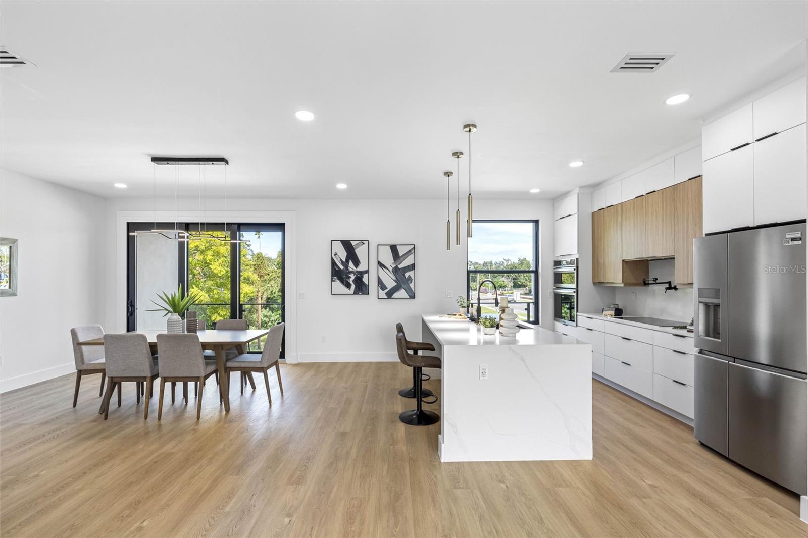 101 W Warren Avenue 1