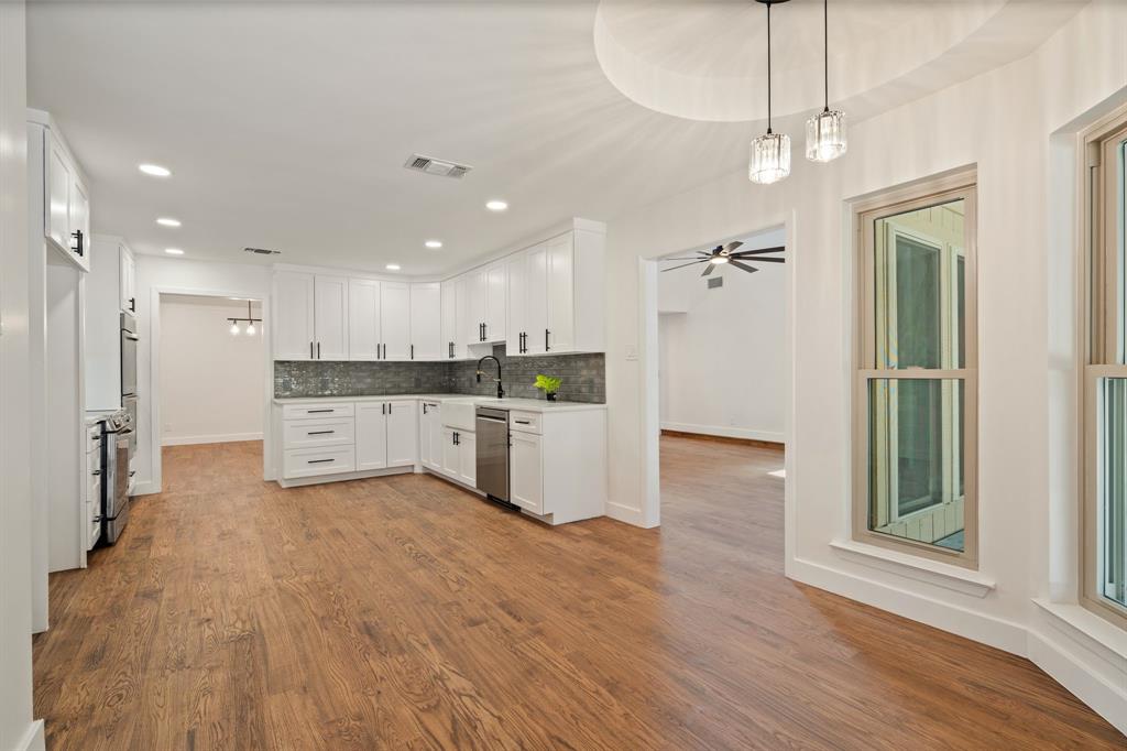 2011 Riverforest Drive