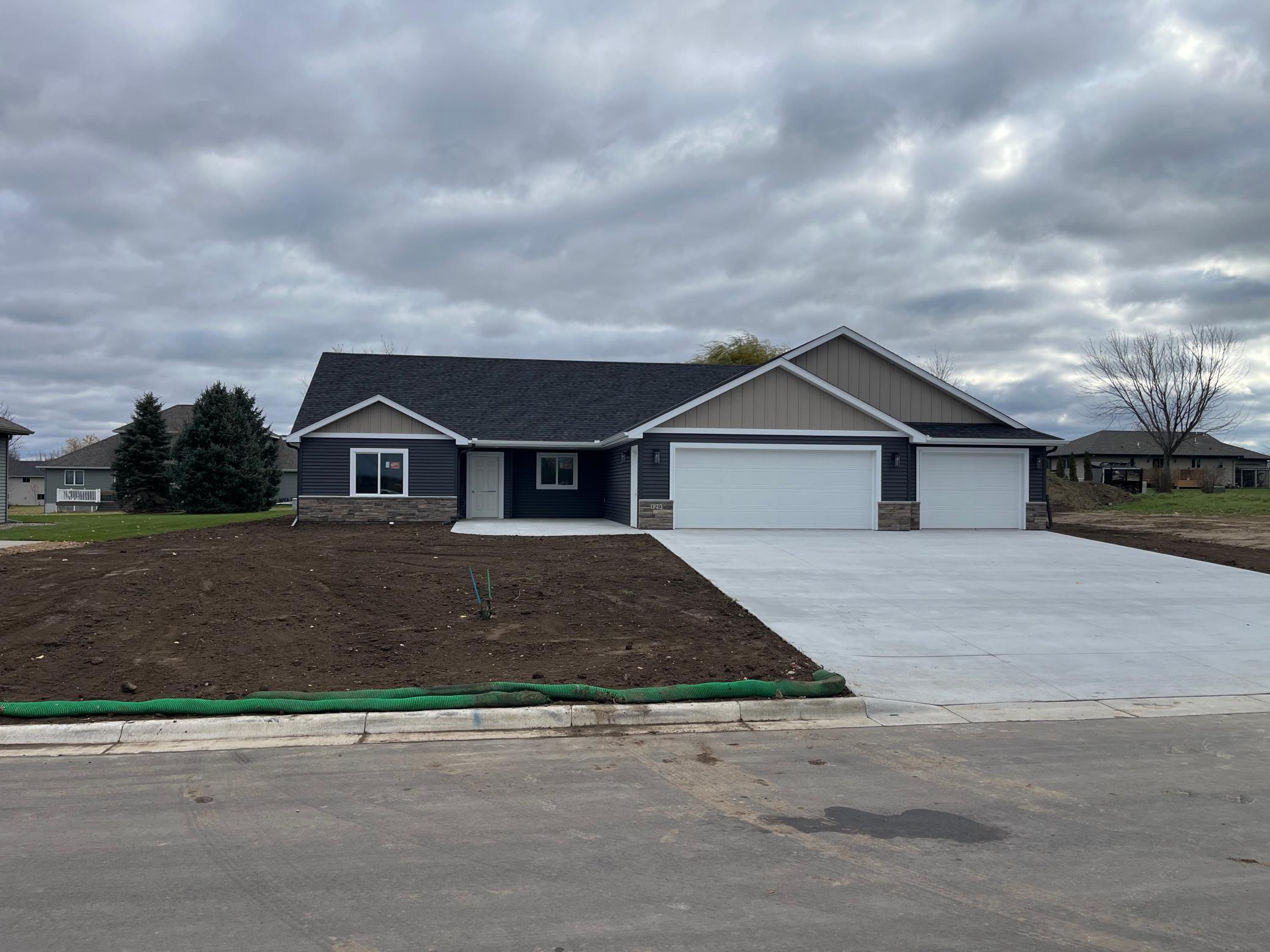 129 Highlands Boulevard