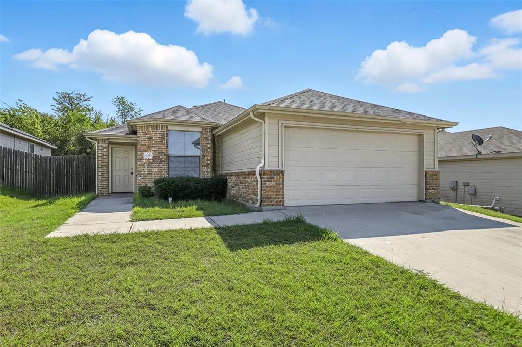 Beautiful 4-2 in Forth Worth, Tx ready for immediate move-in! BRAND NEW ROOF JUST INSTALLED! All new paint and carpet! Spacious living area greets you upon entry with plenty of natural light and space to relax or entertain! Flows seamlessly into your L-shaped eat-in Kitchen with plenty of storage and C-top space. Over-sized Primary Bedroom with adjoining on-suite bath! All bedrooms are a great size. Fenced-in backyard and 2 car garage complete this gem! Schedule a showing today!