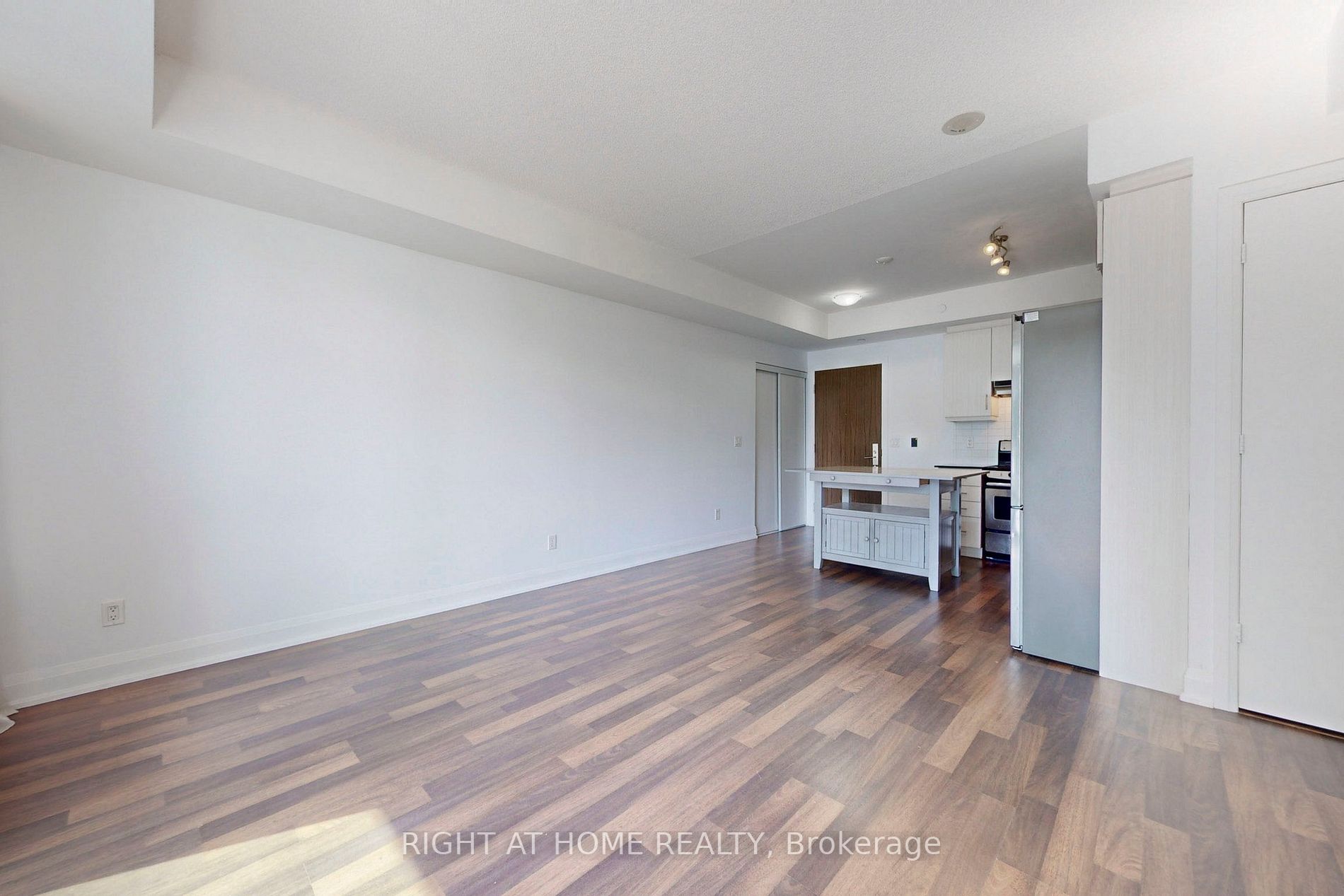 68 Canterbury Pl 902