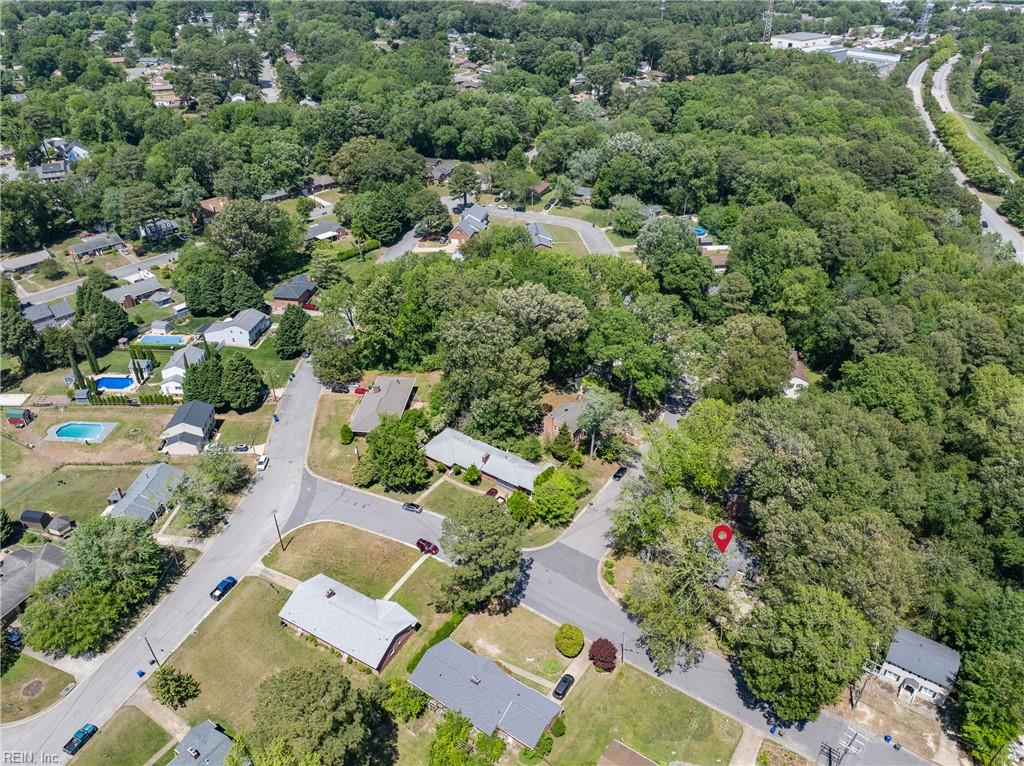 2 Larchmont Crescent