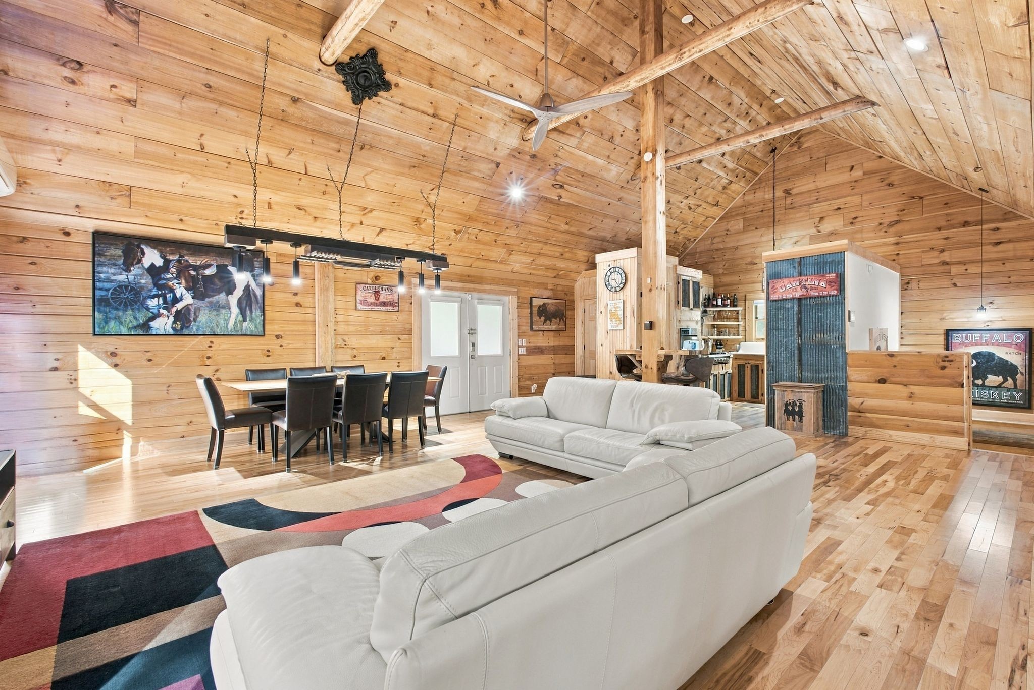 6095 Old Highway 13