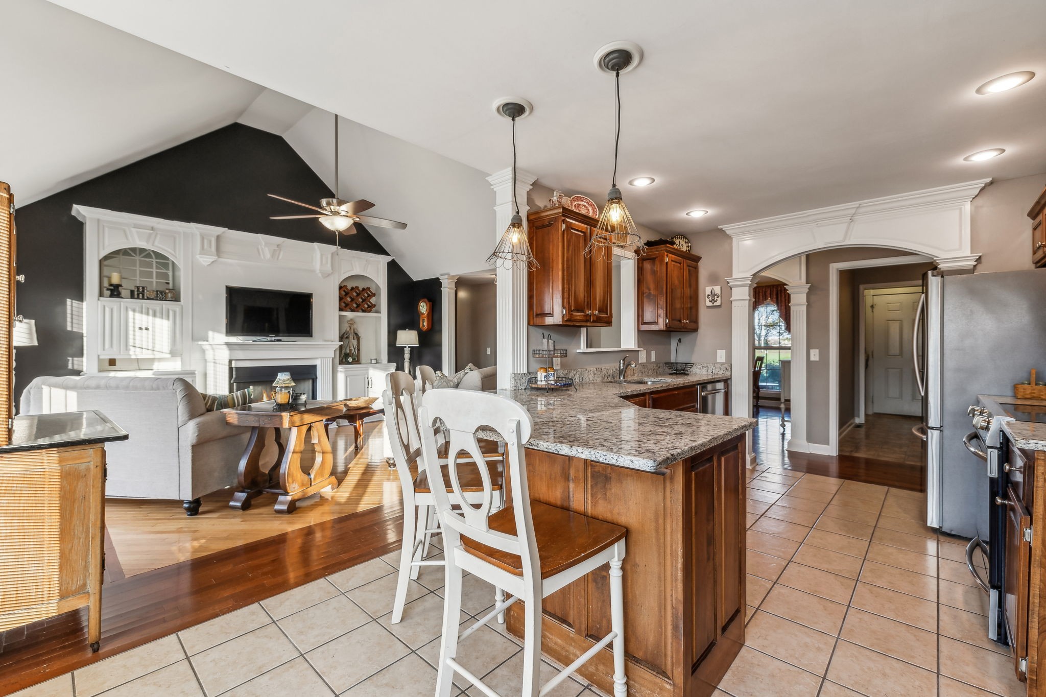5881 Highway 31 W