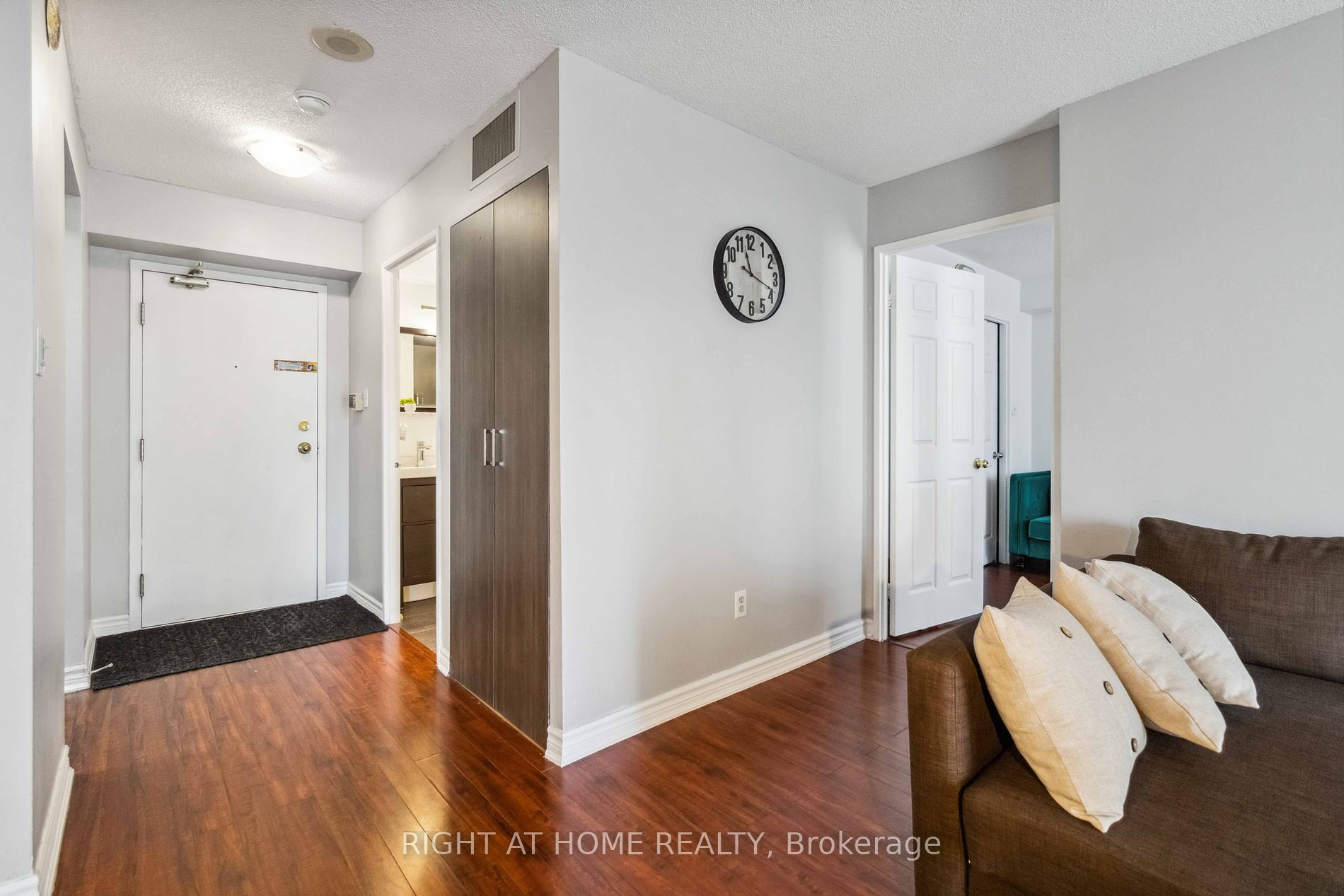 285 Enfield Pl 611
