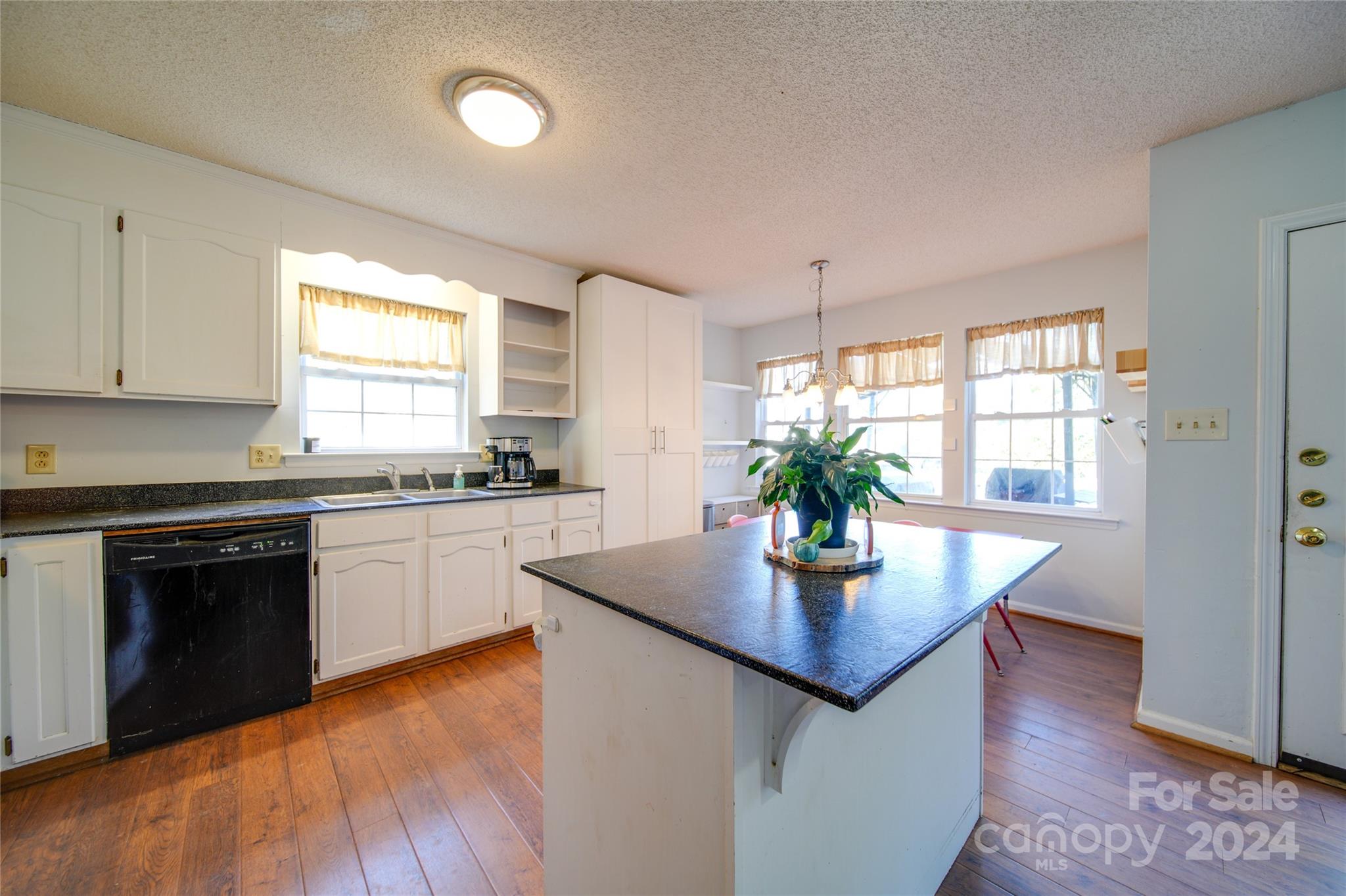 3518 Parkwood School Road
