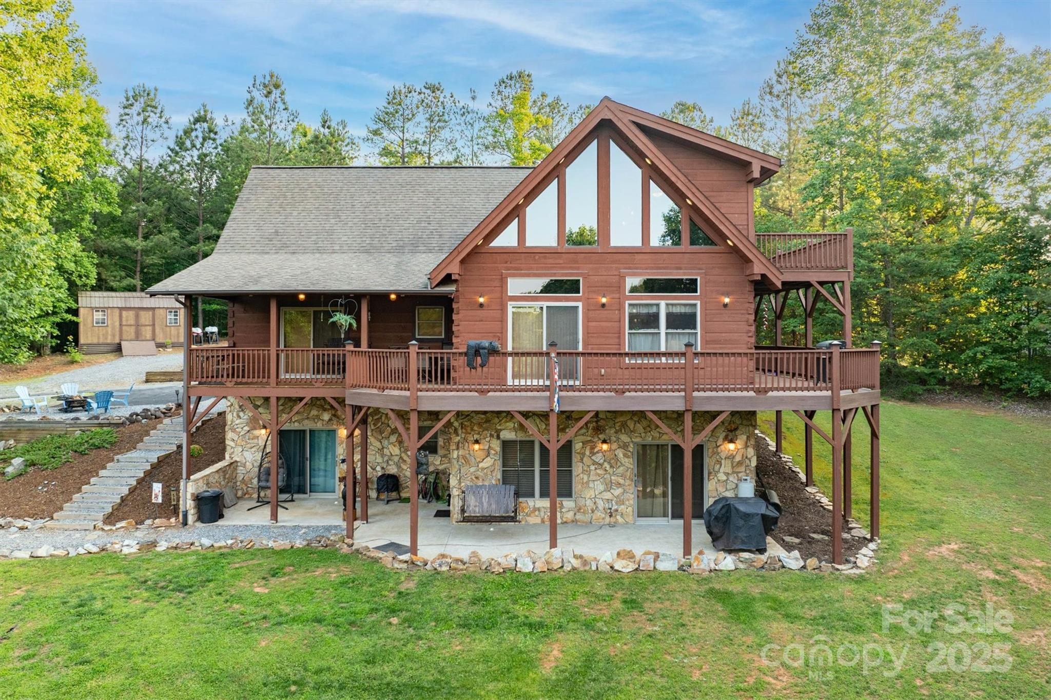 16 Saratoga Drive