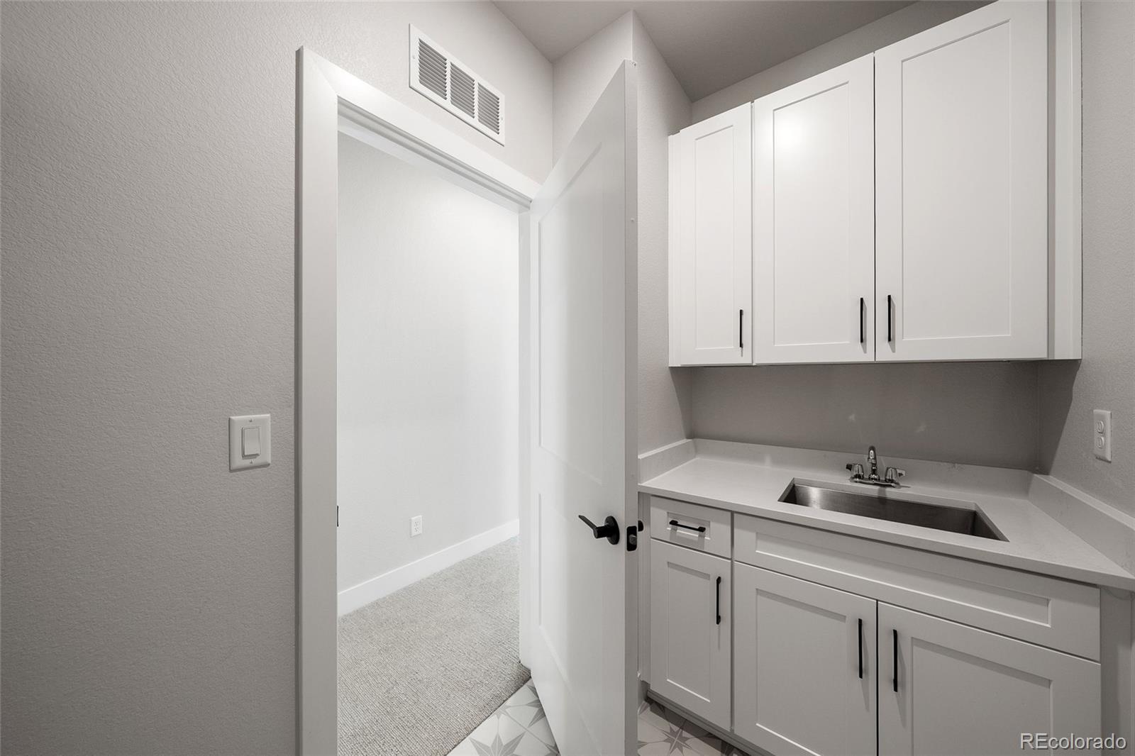 8652 Whiteclover Street