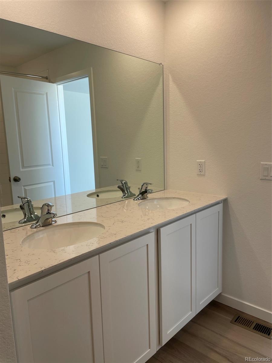 21966 E 39th Place