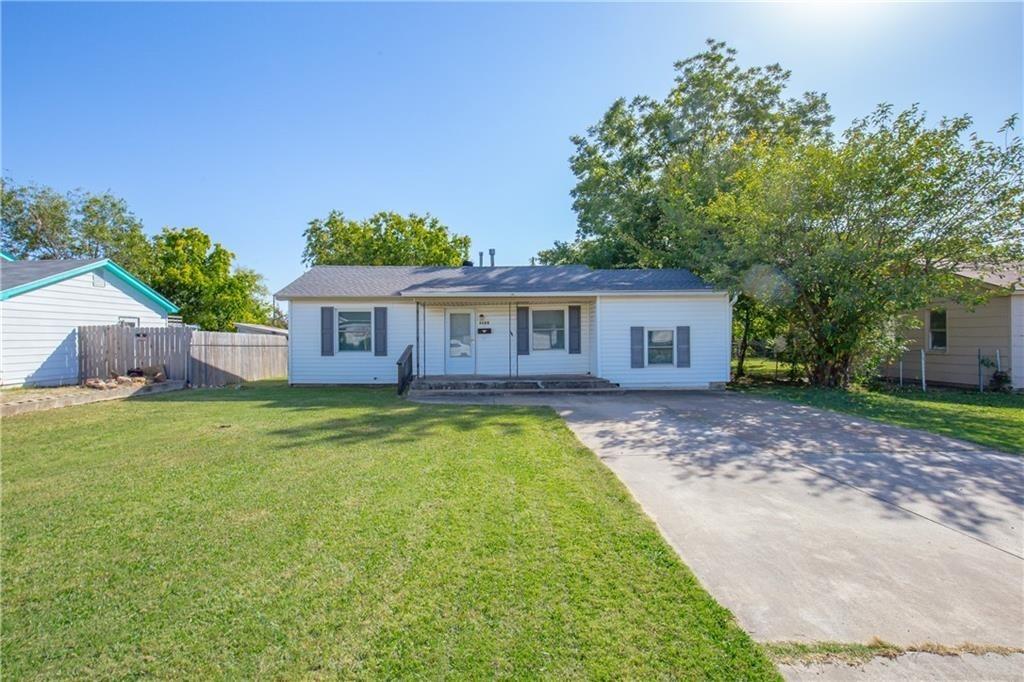Adorable home for lease in Del City. Just minutes away from Tinker AFB, Rose State Collège, numerous parks and shopping amenities as well as to Townsend Elementary School. This 2 bedroom 1 bath house has a converted garage for additional bonus room / flex space. Featuring gorgeous wood floors, updated energy efficient windows and a Huge backyard with outbuilding.