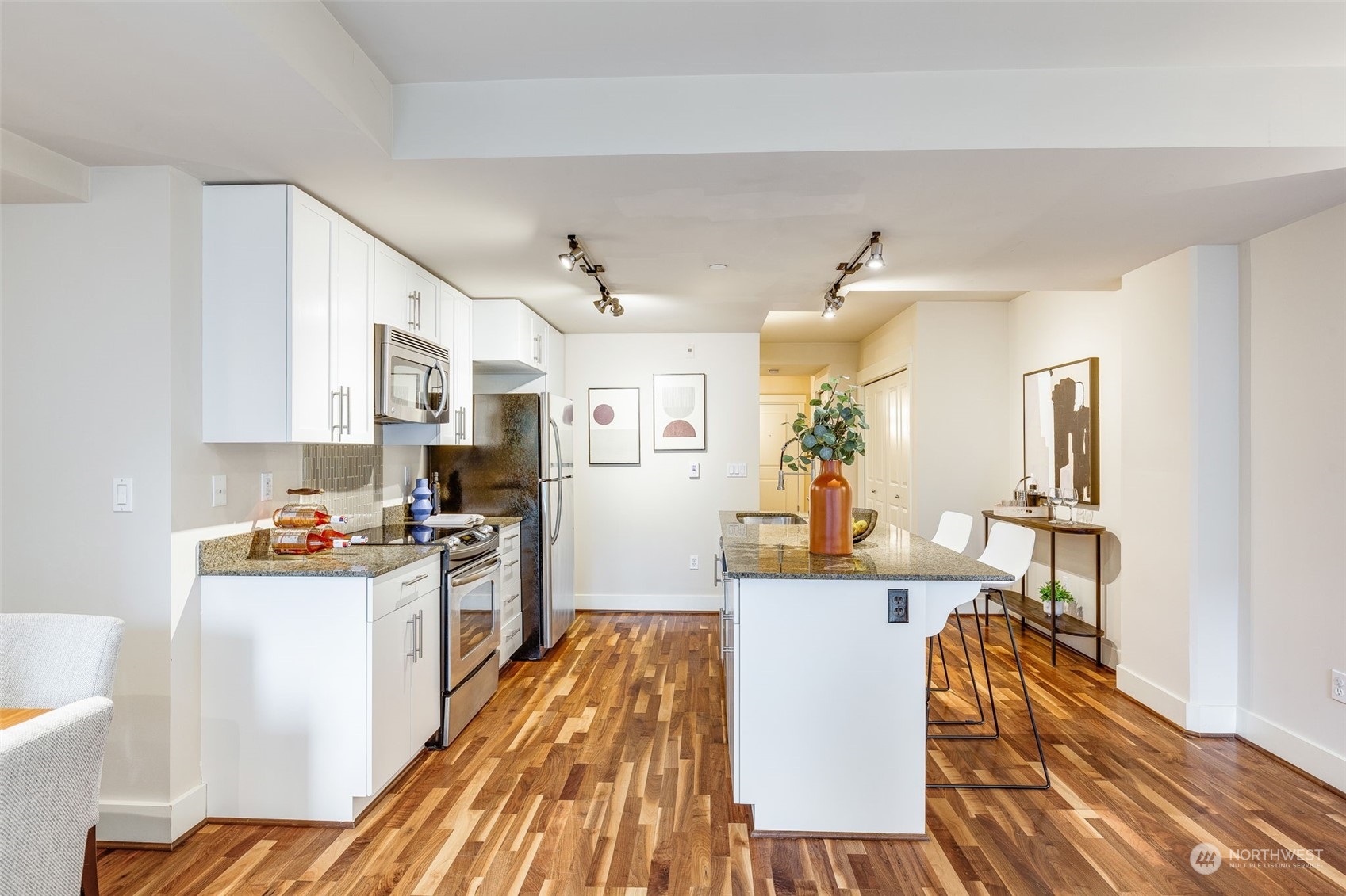 699 John Street 209