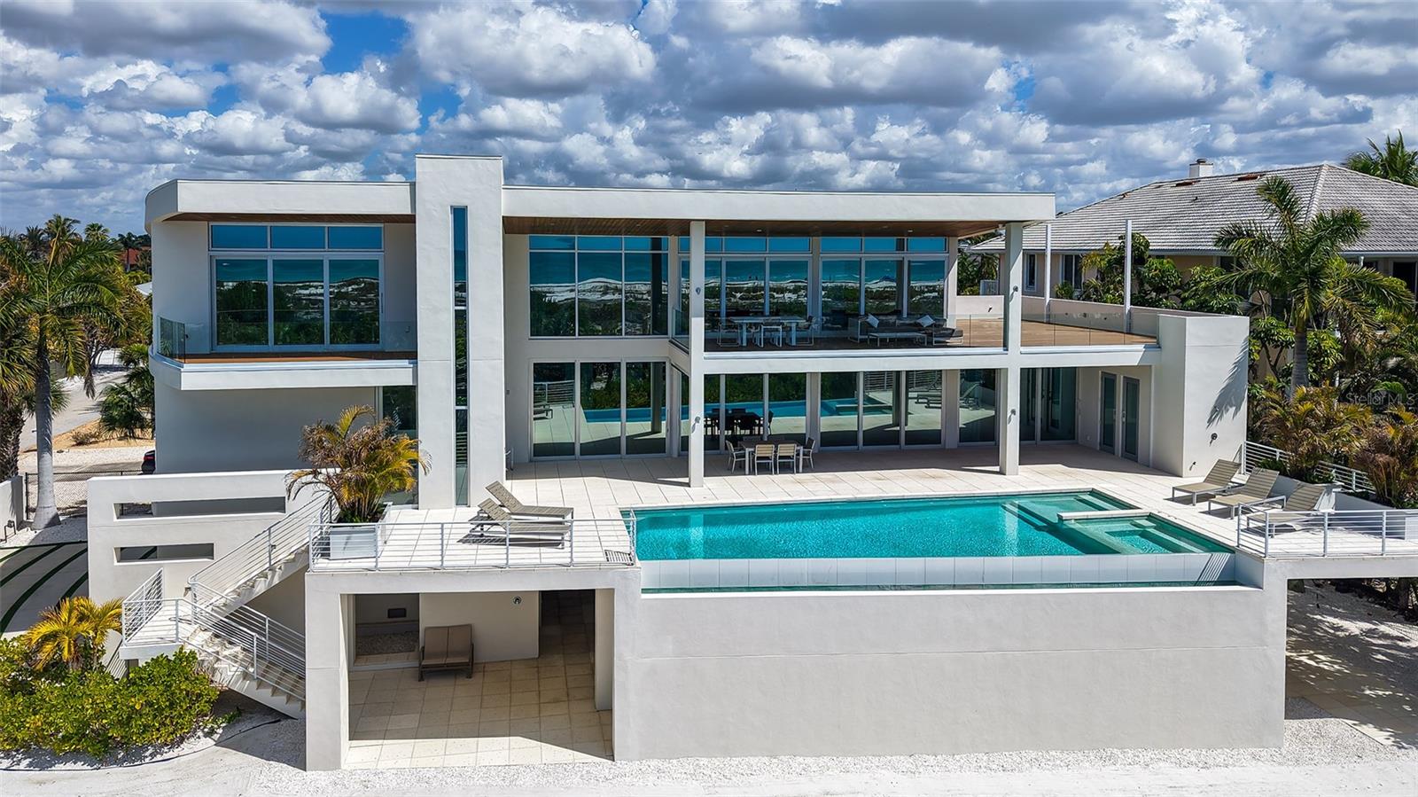 160 Whittier Drive, Sarasota, FL