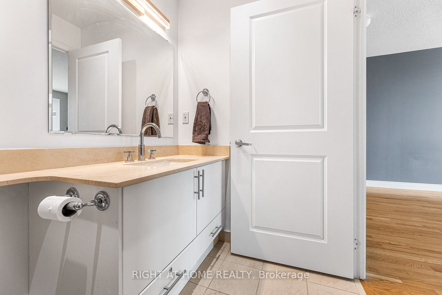 1900 W Lake Shore Blvd 1409