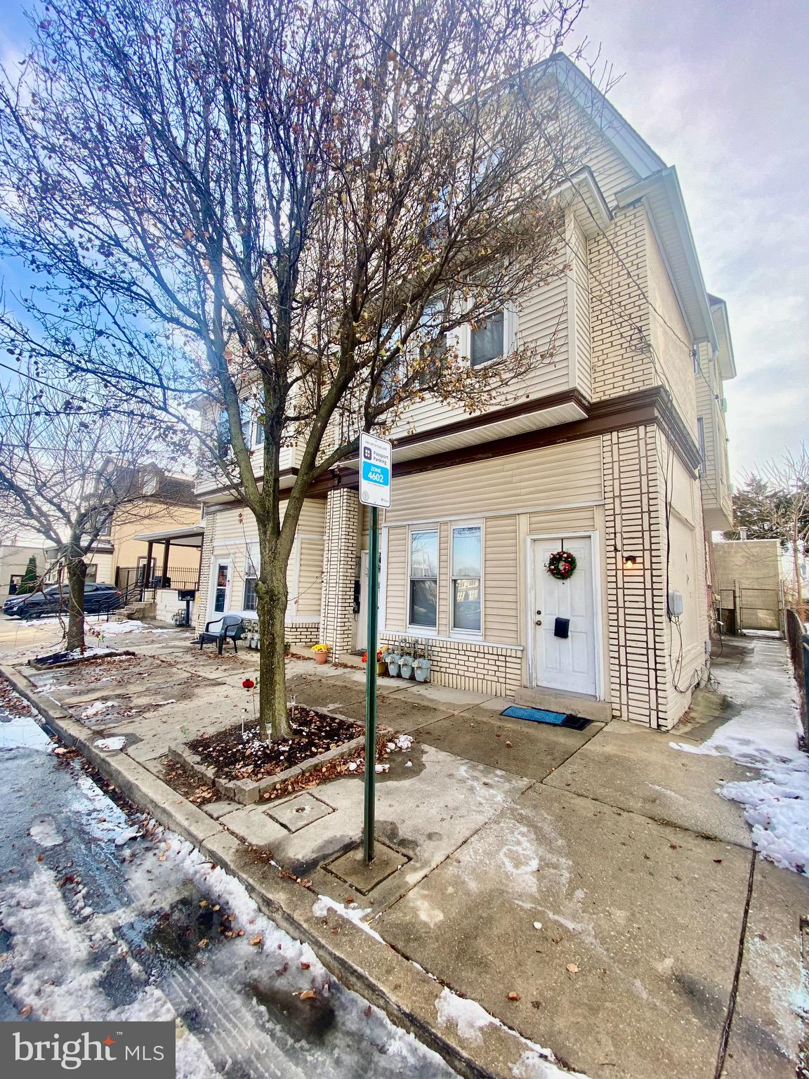 438 Church Ln  