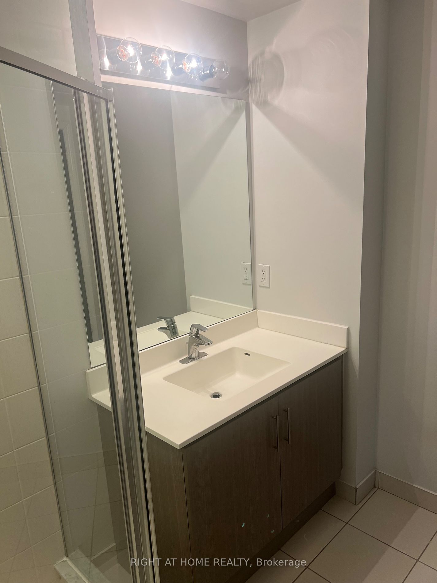 15 James Finlay Way 601