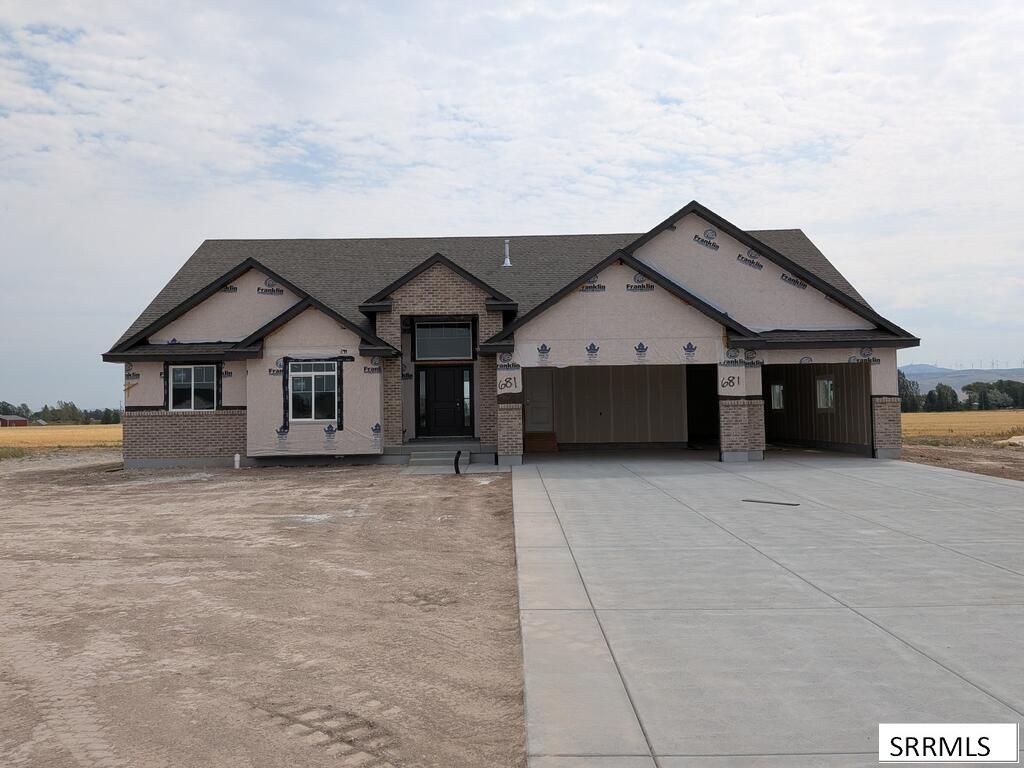 681 Glacier Ave