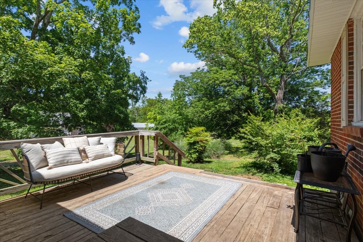 2440 Maple Grove Rd