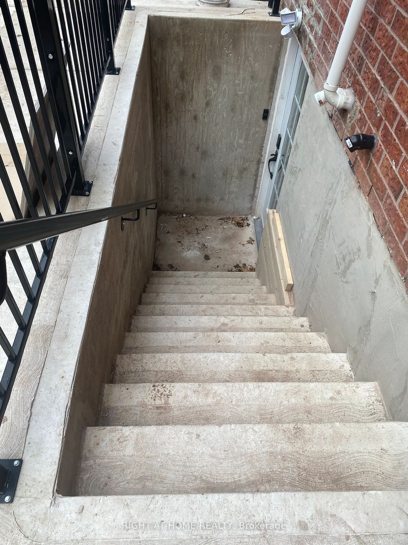 1457 S Wakehurst Cres