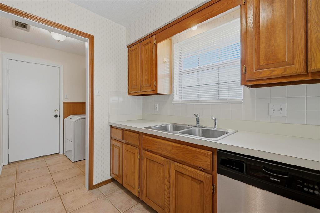 742 S Valentine Drive