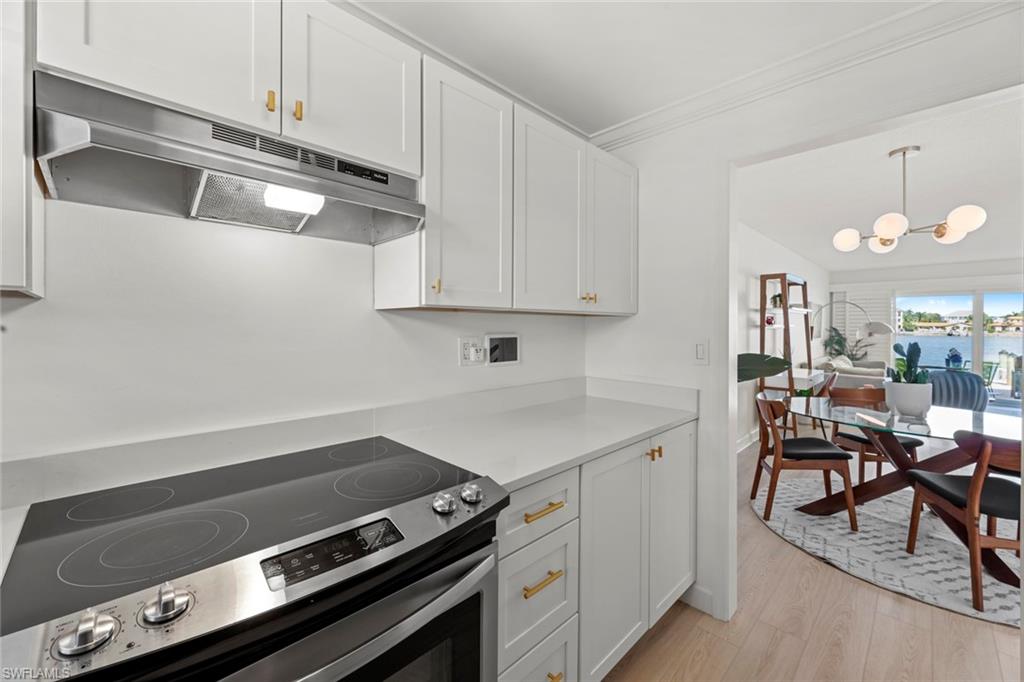 1202 Edington Pl B102