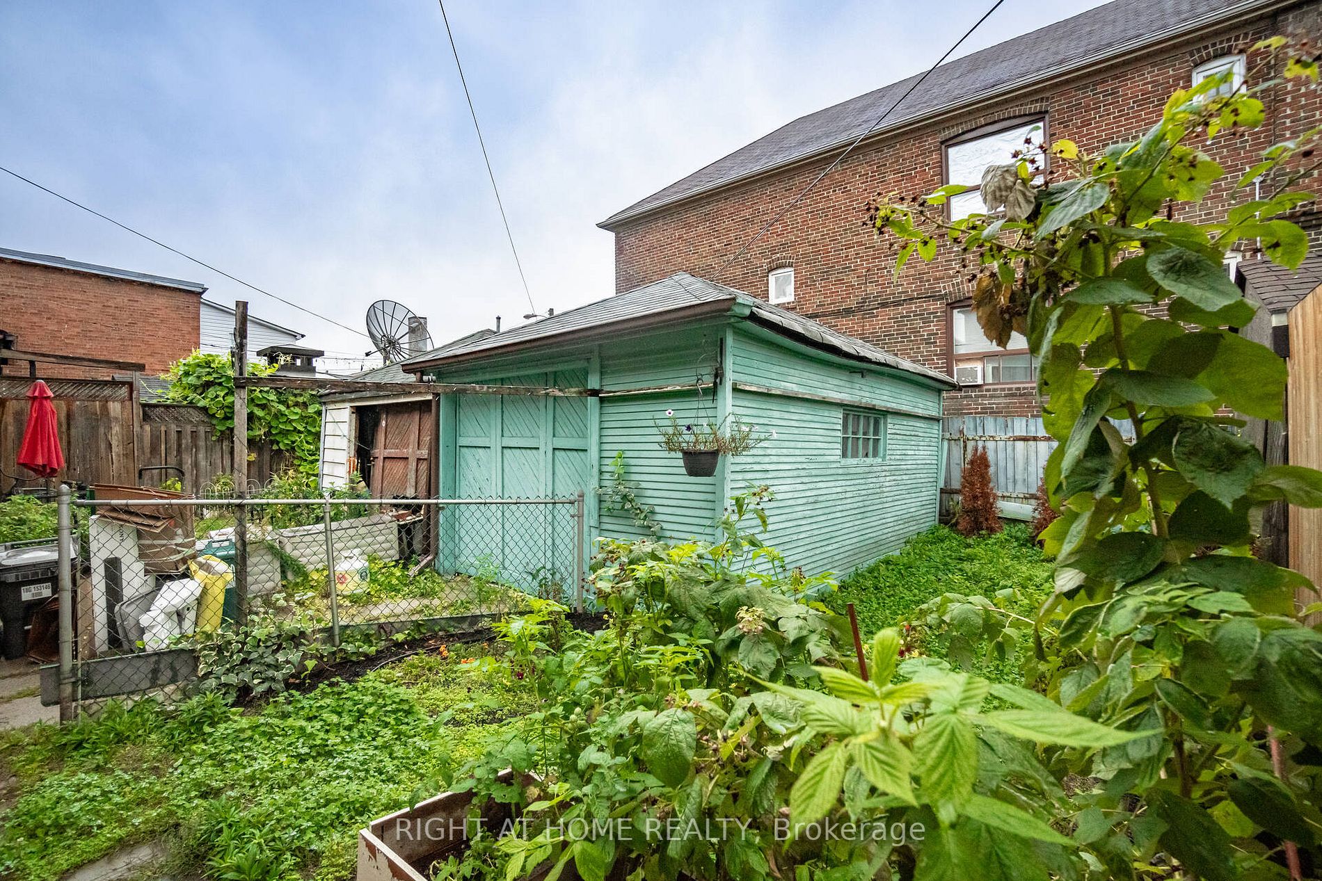 41 Norton Ave