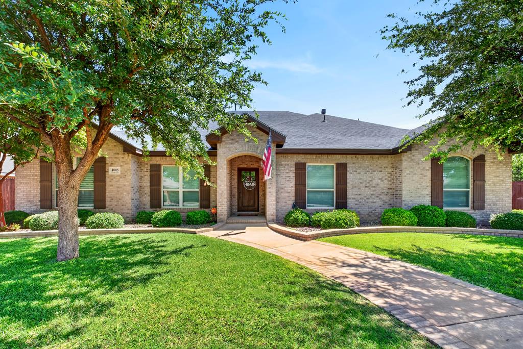 ABSOLUTELY STUNNING!  4 SPACIOUS BED, 3 BATH, 2 LIVING (den+great room)/2 DINING/3 CAR GAR HOME ON LOVELY LANDSCAPED CUL-DE-SAC! NEUTRAL COLORS, CROWN MOLDING, NATURAL LIGHT w/WALLS OF WINDOWS & SOARING CEILINGS! ENTRY FORMAL DINING & GOURMET KITCHEN w/DOUBLE OVENS, 5 BURNER GAS COOKTOP, PANTRY, COFFEE BAR, RO & WATER SOFTENER! SPACIOUS BEDROOMS w/CARPET, WALK-IN CLOSETS w/BUILT-INS! HUGE BONUS ROOM FOR THEATER OR PLAYROOM! SEQ. PRIMARY SUITE w/PLANTATION SHUTTERS, SEPARATE VANITIES & SOAKING TUB! PRIVATE & GREAT SIZE BACKYARD w/COVERED & OPEN PATIO SPACE, LUSH GRASS & SIDE GATE TO DRIVEWAY!