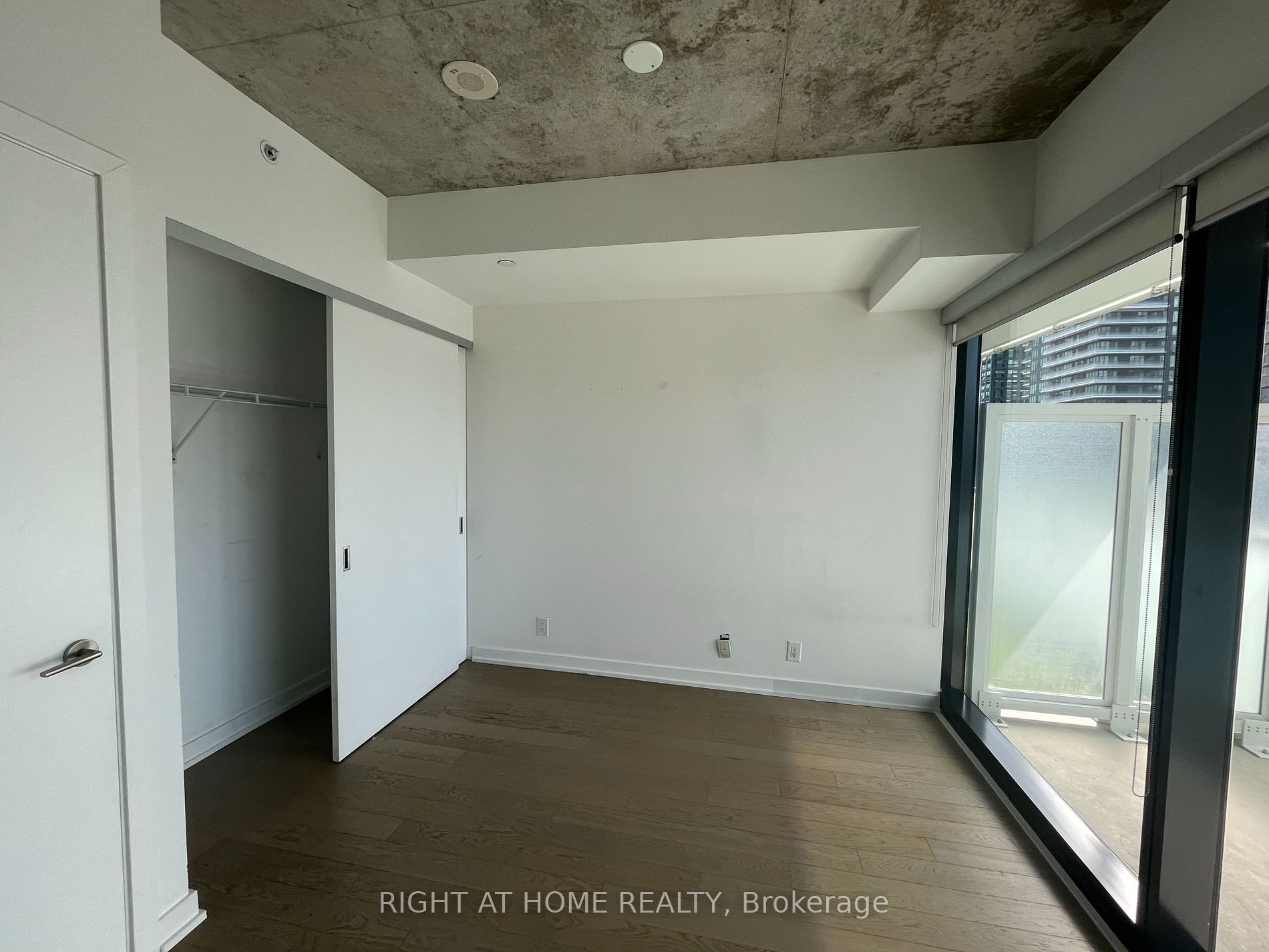 11 Charlotte St 2701