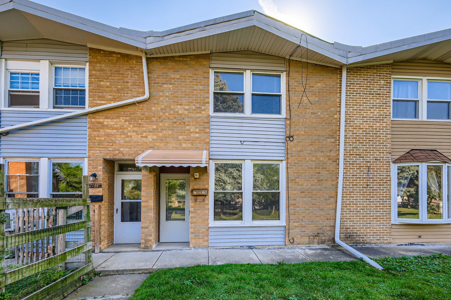 Welcome to this fully rehabbed 3-bedroom, 2.5-bathroom townhouse in the heart of Des Plaines! This beautifully updated home features a brand-new kitchen with stainless steel appliances, luxury vinyl flooring throughout, and fresh paint for a clean, modern look. The finished basement offers versatile space-perfect for a family room, home office, or extra storage. Enjoy the convenience of one assigned parking space, additional street parking, and no HOA fees. Ideally located near shopping, restaurants, expressways, and just a short walk to Lake Park, this home offers the perfect blend of style, space, and unbeatable convenience. Property is rentable with no restrictions!