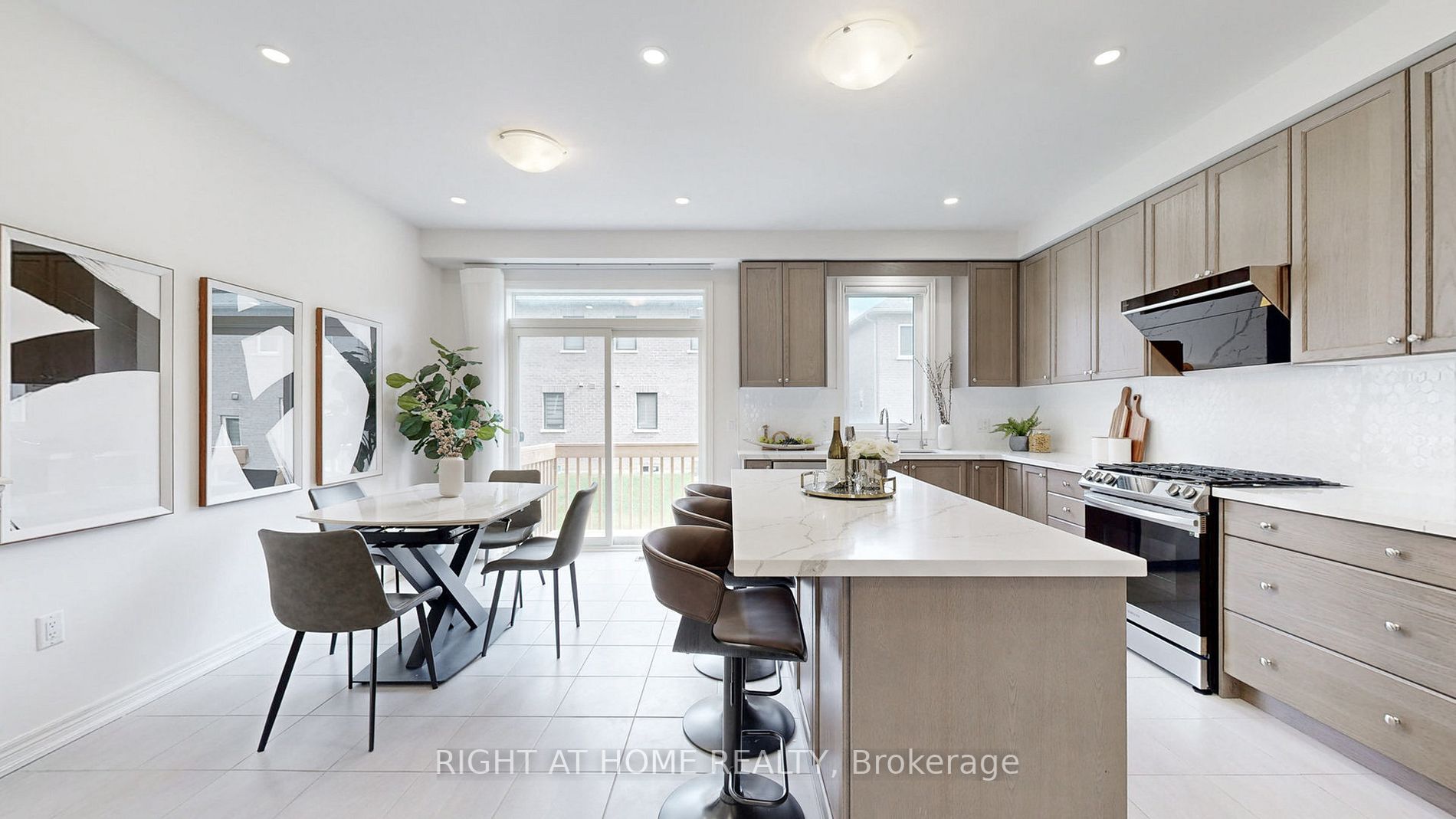 52 Crofting Cres