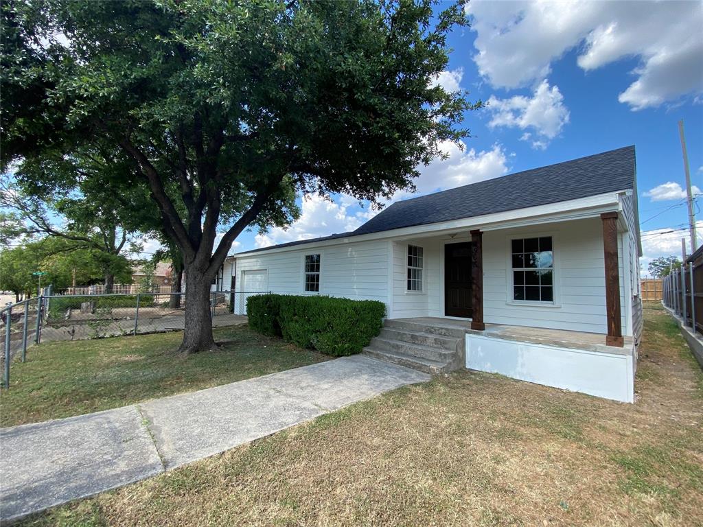 2908 Lulu Street W