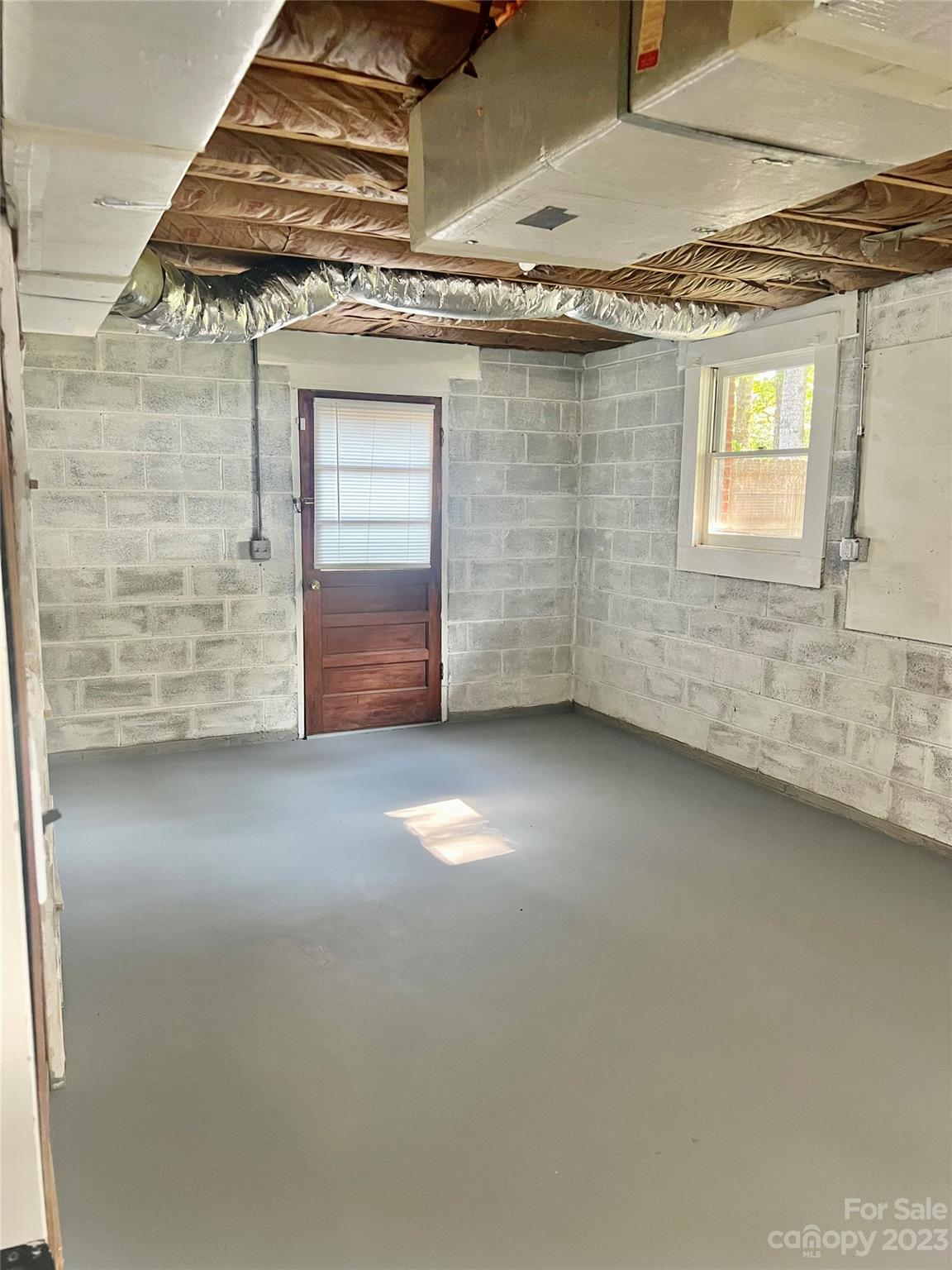 3505 Deal Mill Road