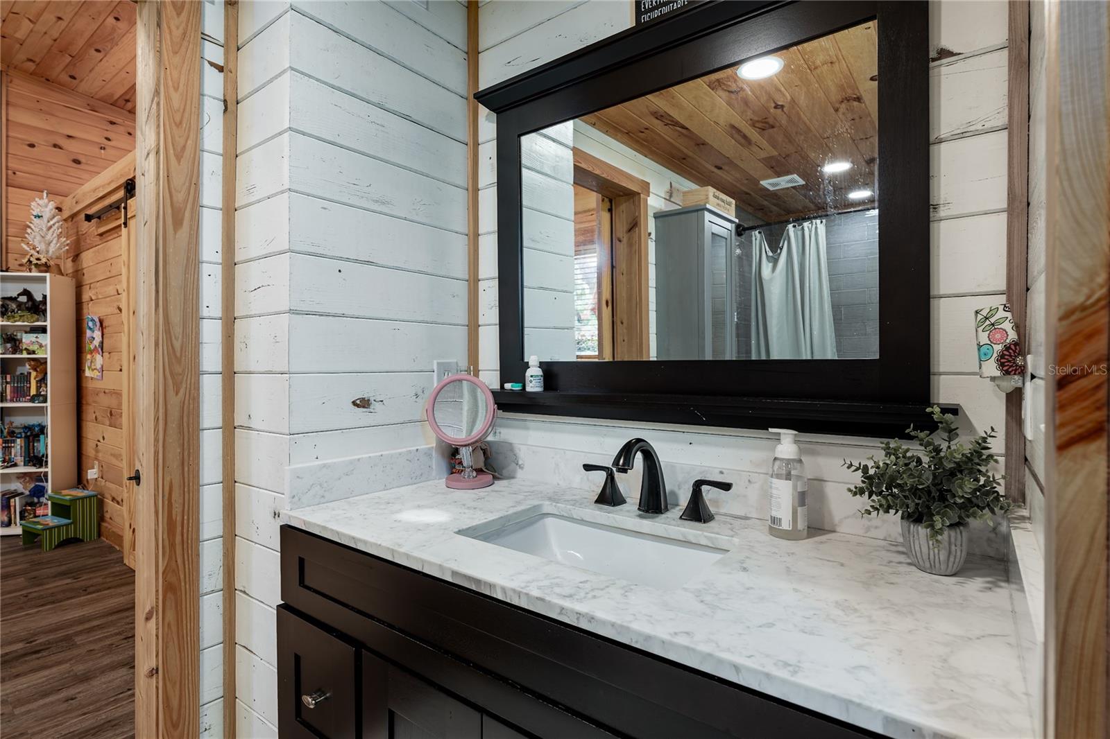 1126 & 1144 County Road 665