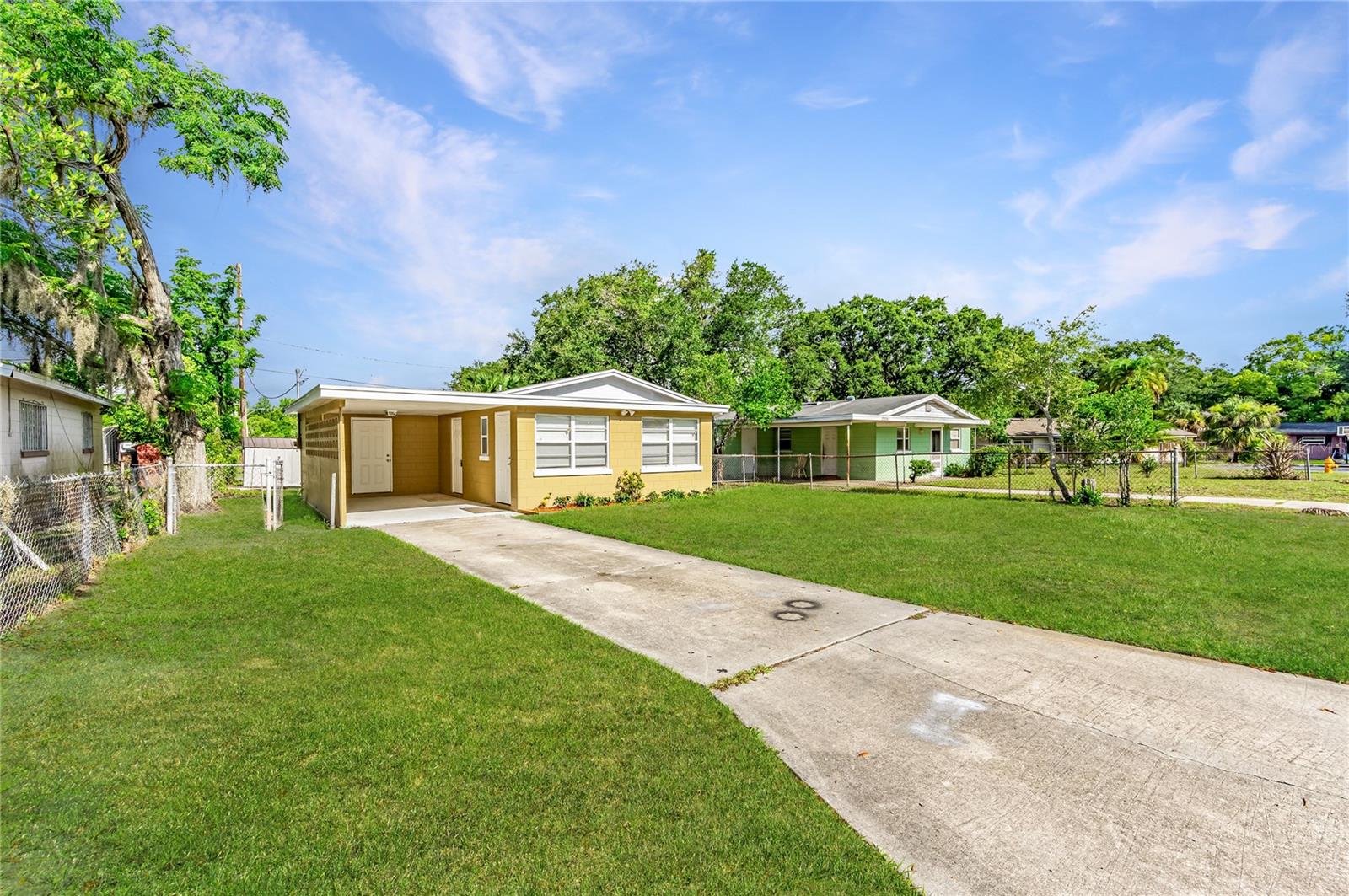 2112 Bassedena Circle W