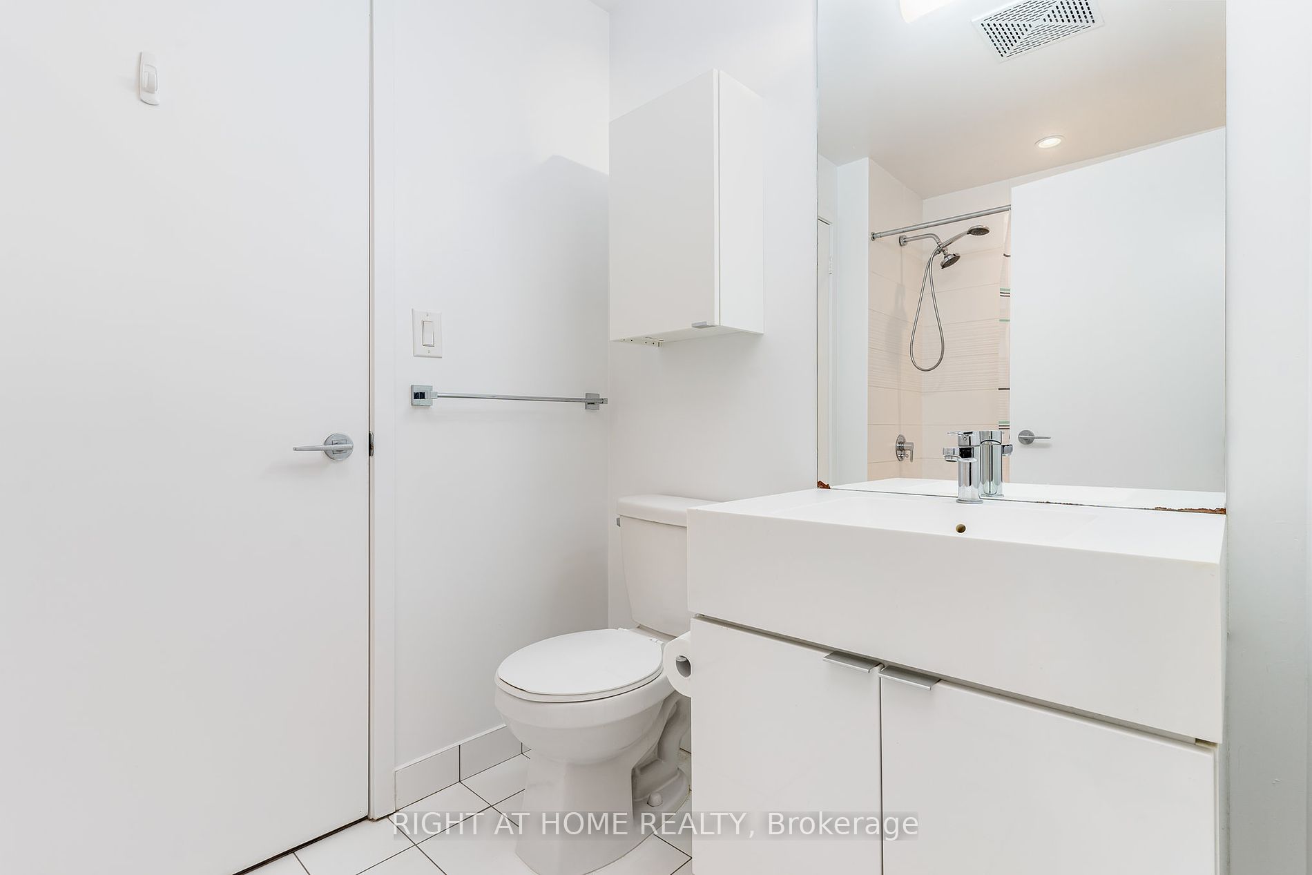 21 Iceboat Terr 3703