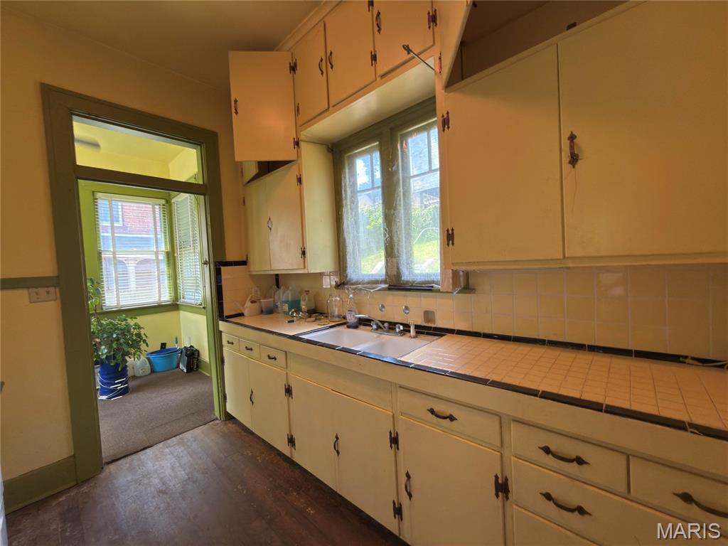 914-914 A Center Street 14A