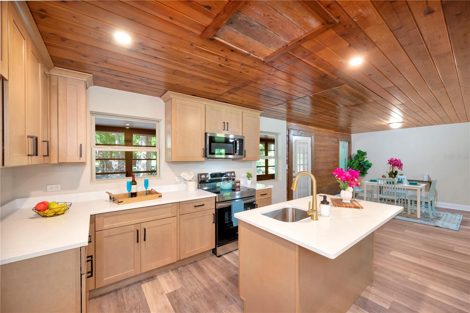 4221 Brackwood Road