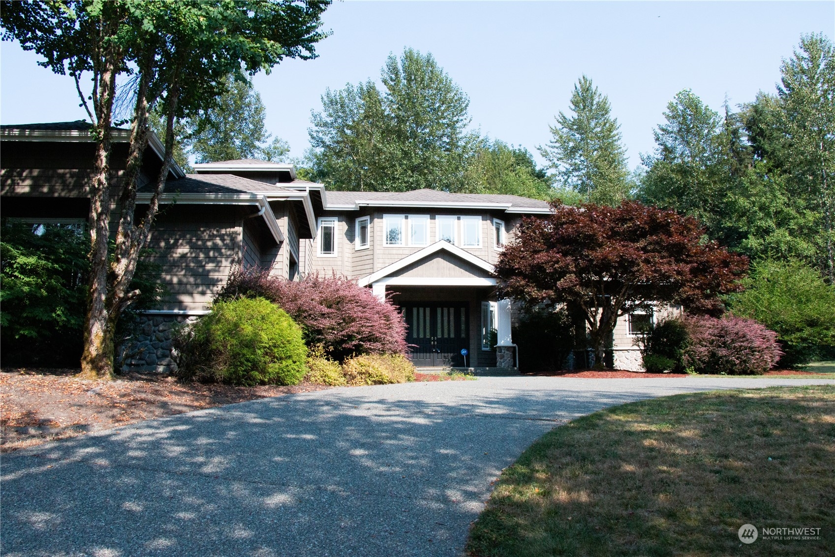 Custom Built 3 levels beautiful NW Contemporary Home built in Yr. 2000 on 2+ Acres Lot (90169 s.f.) Better than new with huge flat land, lots of privacy. Minutes to City of Redmond. 4 Bedrooms +Media Rm. w/closet+ Den/Office, 4.25 Bath 3 attached garage, detached storage shed. Athletic Court. Master Bedroom on main level with jetted-tub, a huge glass block shower & toilet room with built in cabinet, a huge walk in California Closet + storage, Circular Driveway at front Grand Foyer, Formal Living Rm (2 story vaulted ceiling), Dining Room, Family Rm. w/built in marble cupboard, Kitchen/Breakfast Nook, Media Rm. w/built in speakers, surround sound speakers in Family Rm& Media Rm. Sub-zero Fridge, Viking Stove. 1031Tax Exchange/Seller.