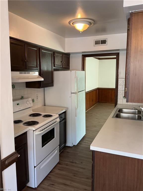 1813 Hearthside Court