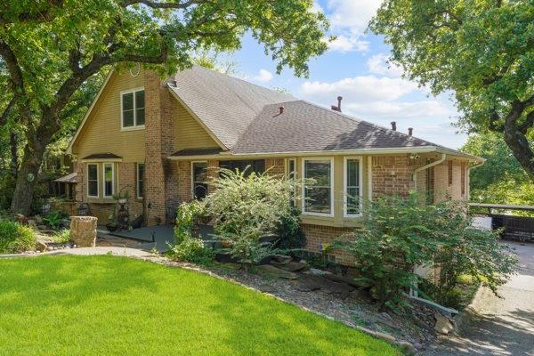 1806 Old Oak Drive, Arlington, TX image