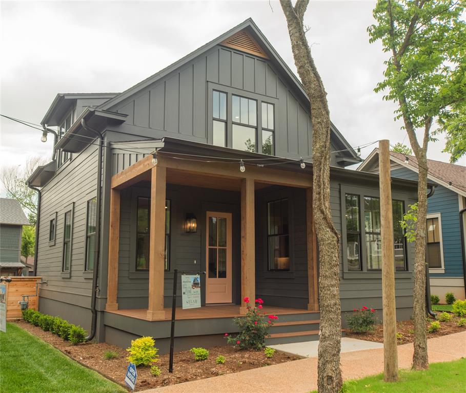 A stunning corner lot in a tranquil wooded area, offering beautiful views of the adjacent park. Don’t miss the opportunity to own this exquisite cottage in a picturesque setting. Whether you are looking to downsize or add to your rental portfolio, this cottage is a great opportunity. Contact us today for a private viewing!