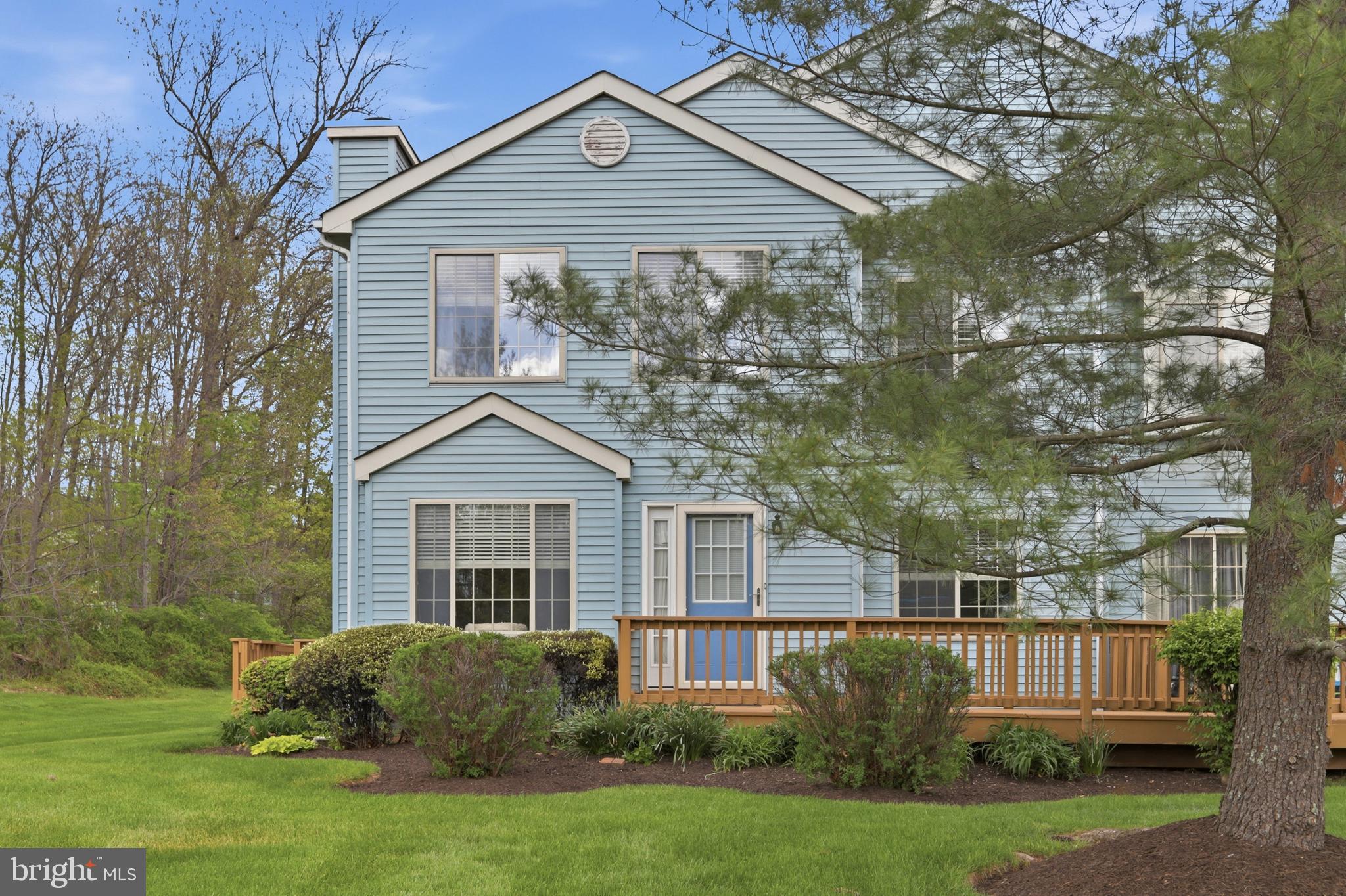 379 Pondview Dr  
