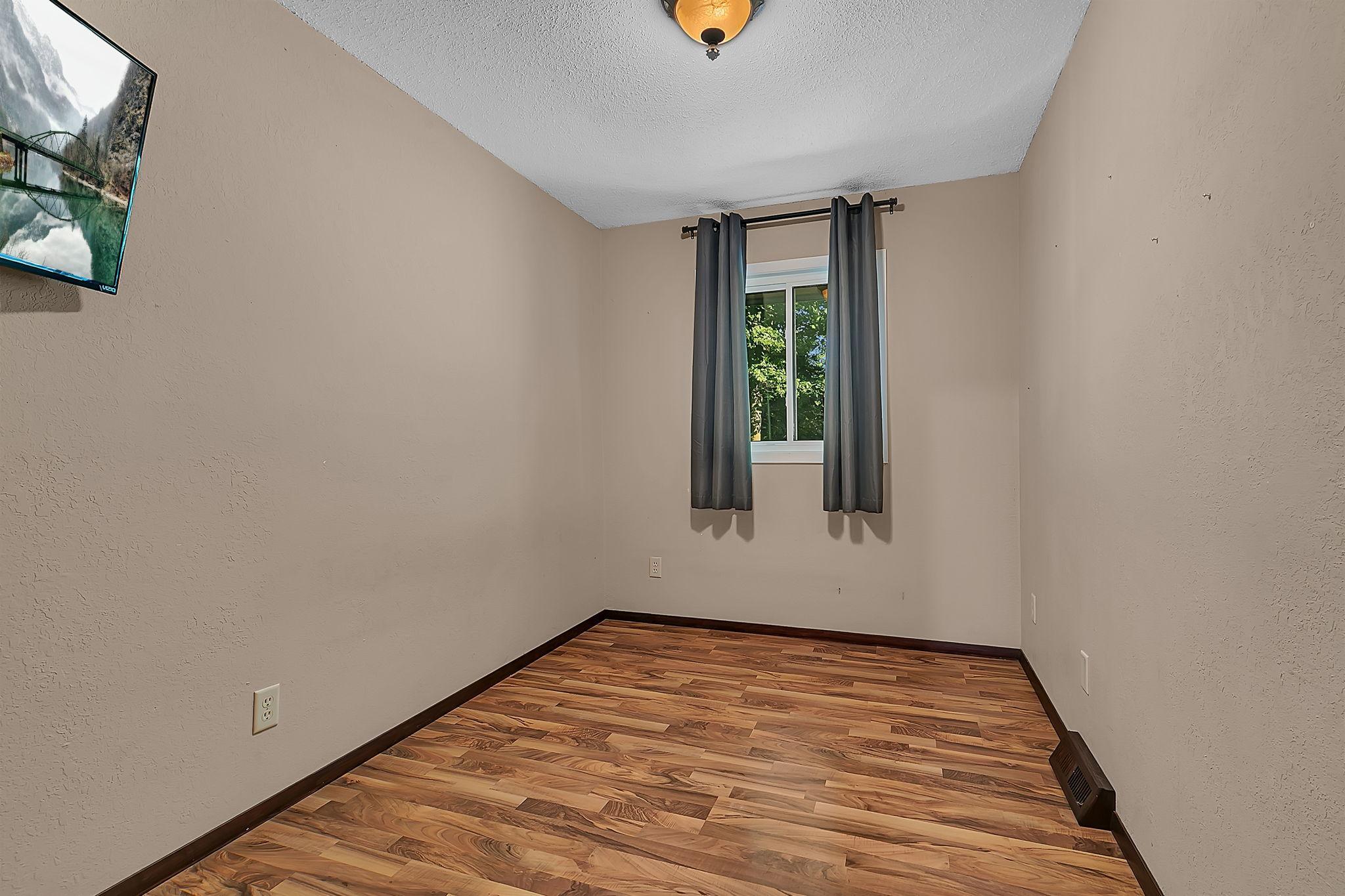 207 2nd Street NE