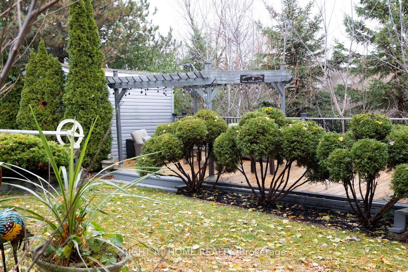 591 N Dunrobin Crt