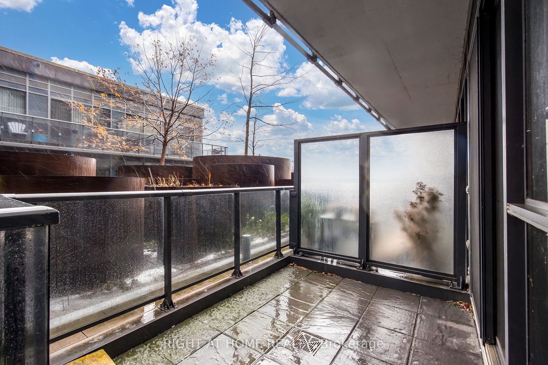 1030 W King St 318