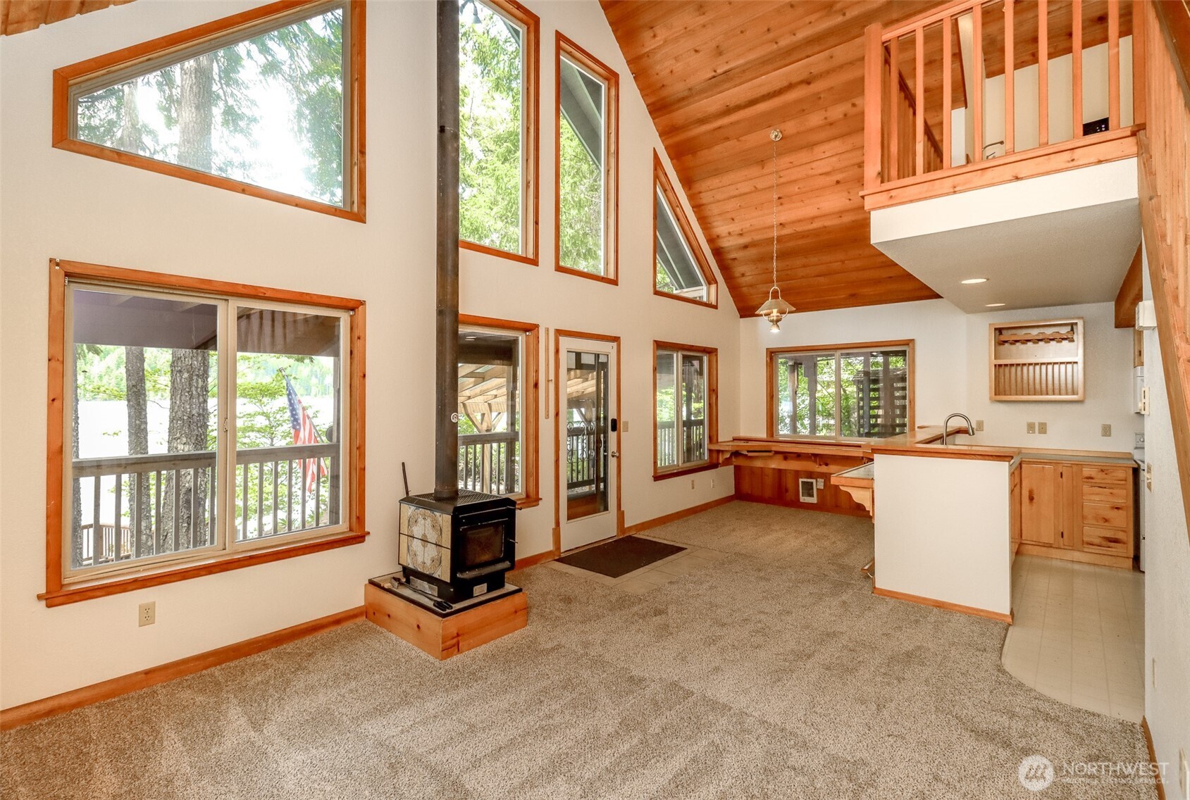 40 N Lakefront Loop