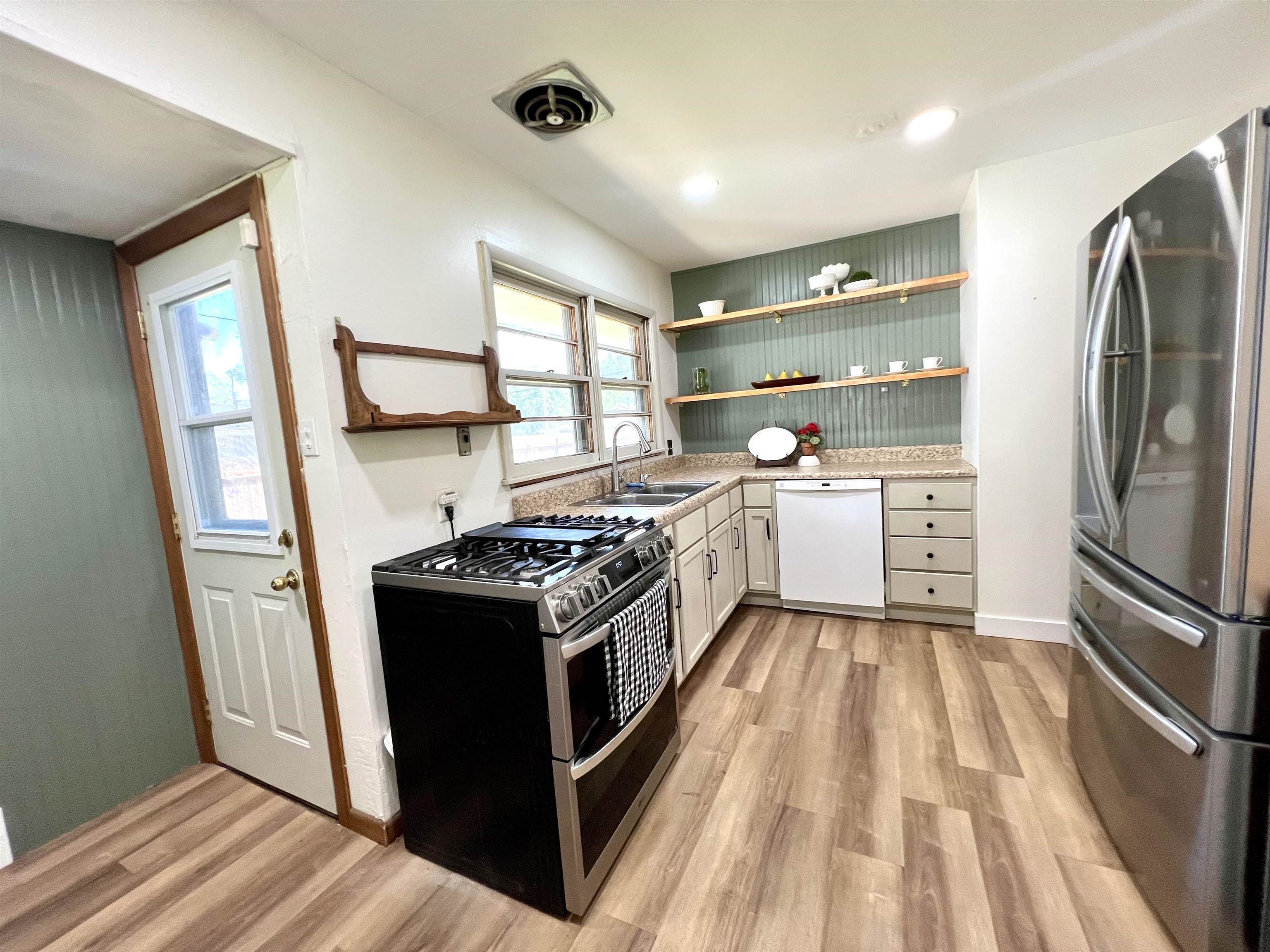 1124 N 7th