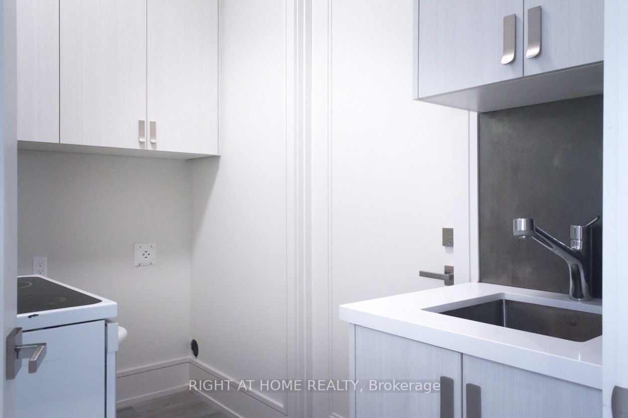 214 Patrica Ave Lower