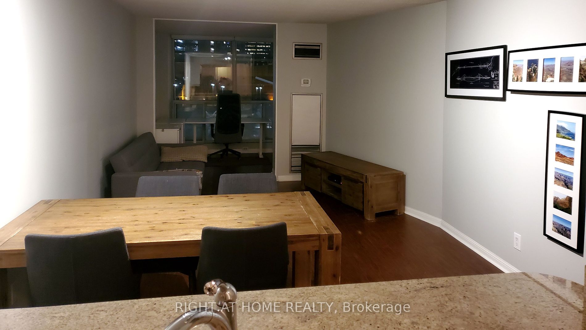 24 W Wellesley St 317