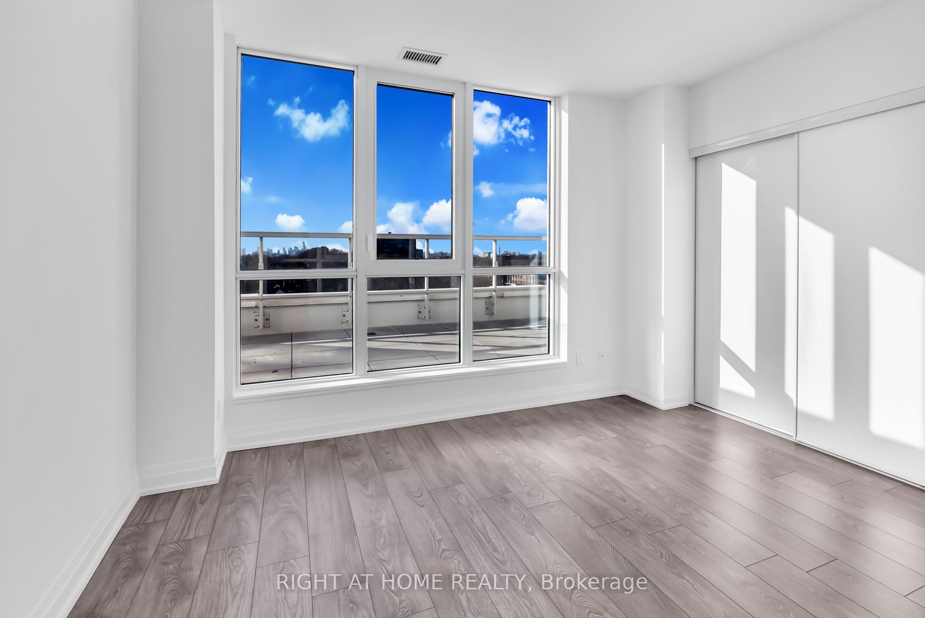 286 Main St 616