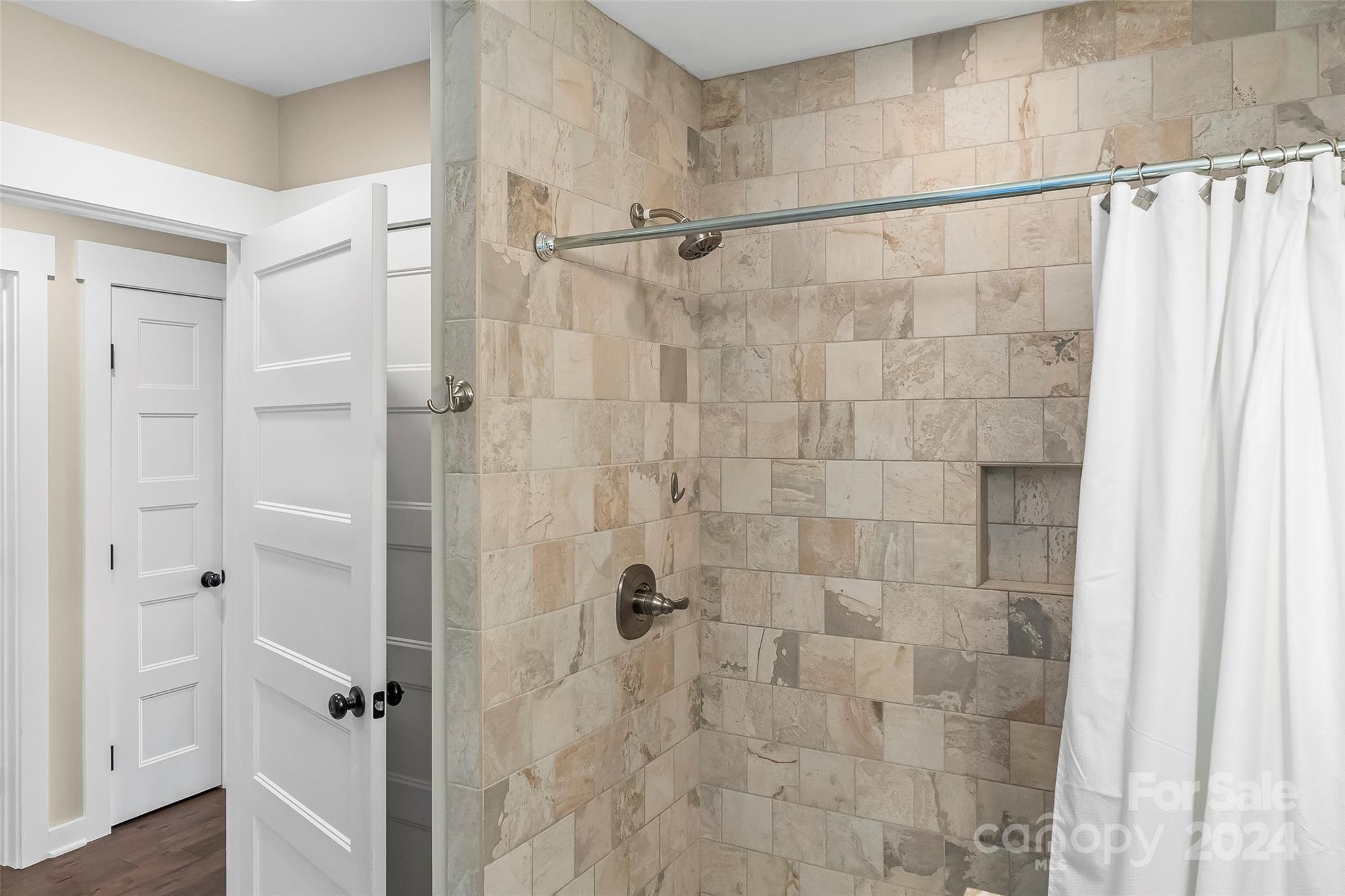 21 Lakeview Trail